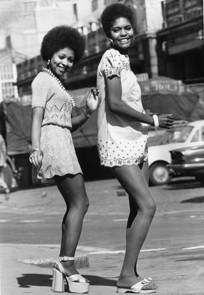 8th May 1973:  Kubi Chaza and Raye Chance wearing mini dresses.  (Photo by Graham Wood/Evening Standard/Getty Images)