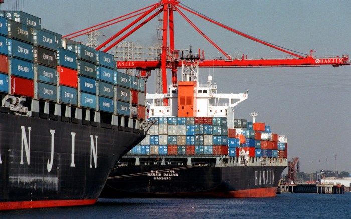 Hanjin Shipping vessel